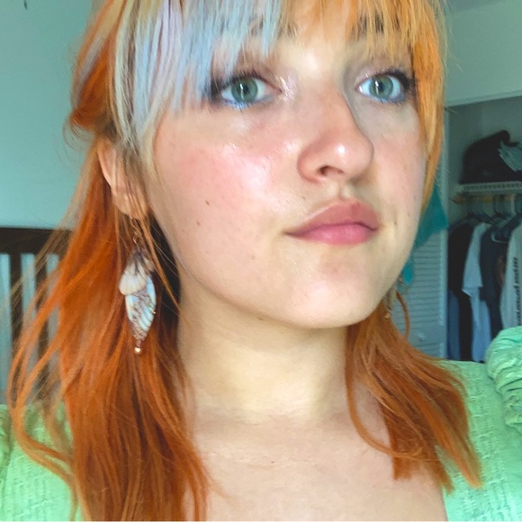 Meet your Posher, Taylor - Picture 1 of 1